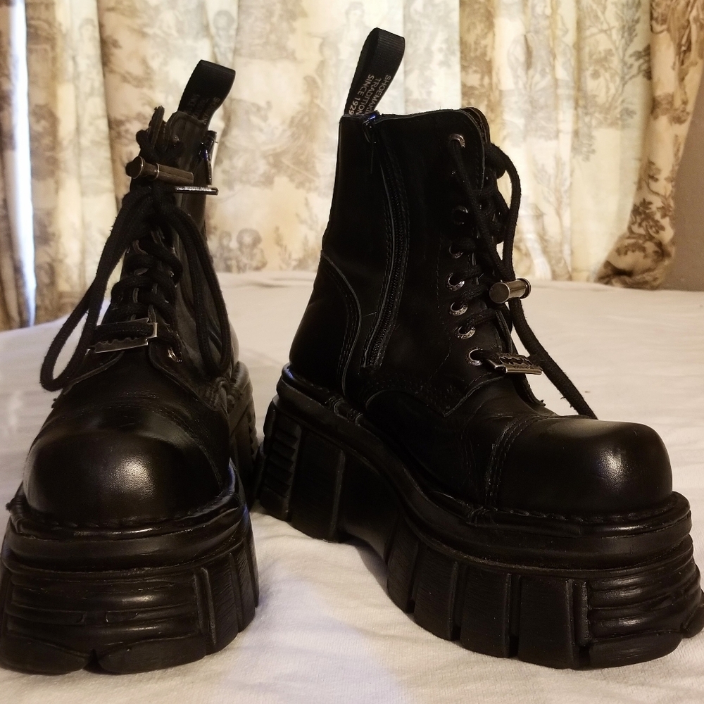 New Rock black combat boots size 7US - 37UK